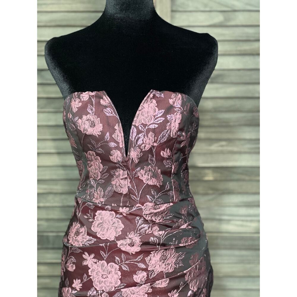 Lulus D'Amore Plum Floral Jacquard Strapless Tulip Dress Medium NWT Slit - Picture 7 of 13
